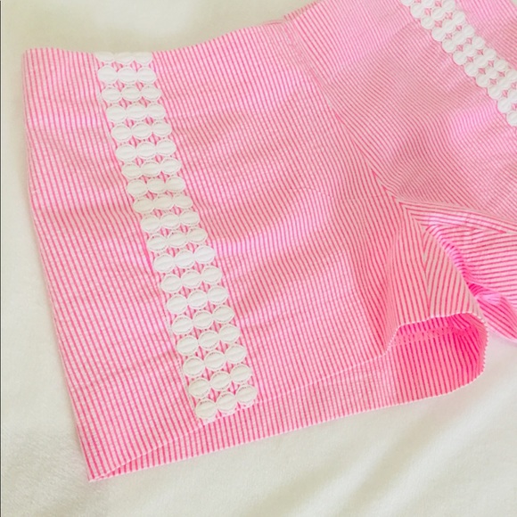 Like New🌸Lilly Pulitzer Liza Seersucker Shorts - Picture 4 of 8